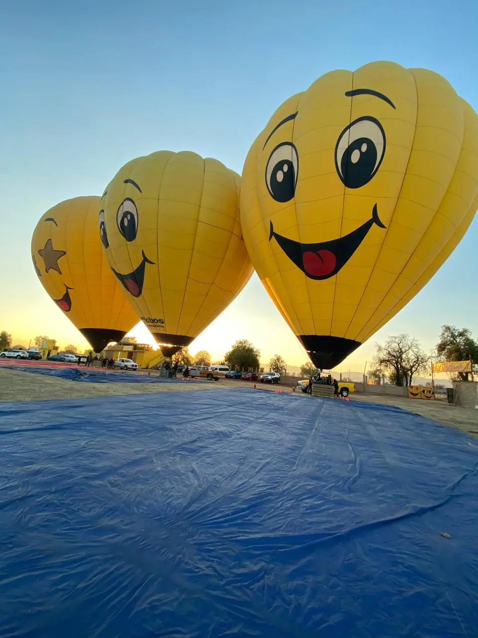 Globos aerostáticos al amanecer en Teotihuacán
